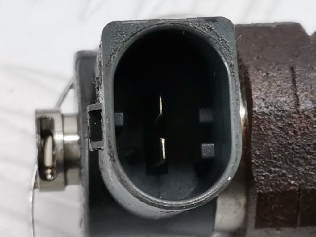 Форсунка дизельная электрическая AUDI A8 D3 2003-2010