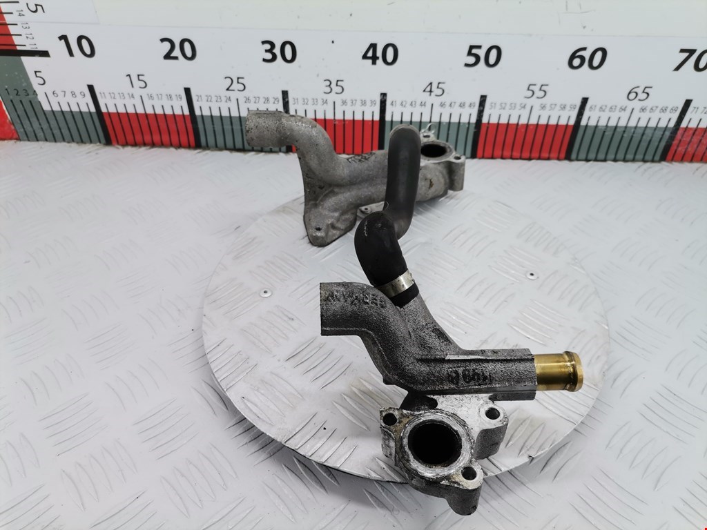 Тройник системы охлаждения AUDI A8 D3 2003-2010