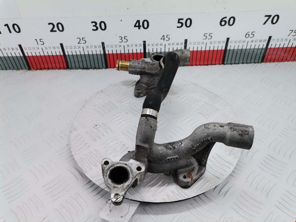 Тройник системы охлаждения AUDI A8 D3 2003-2010