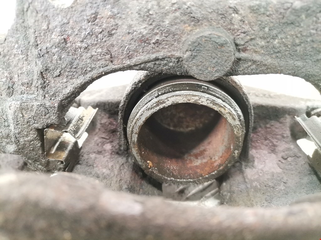 Суппорт передний правый FIAT Multipla 1998-2010