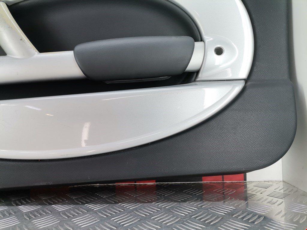 Обшивка двери передняя правая MINI Hatch R50/R53 3-door 2001-2006