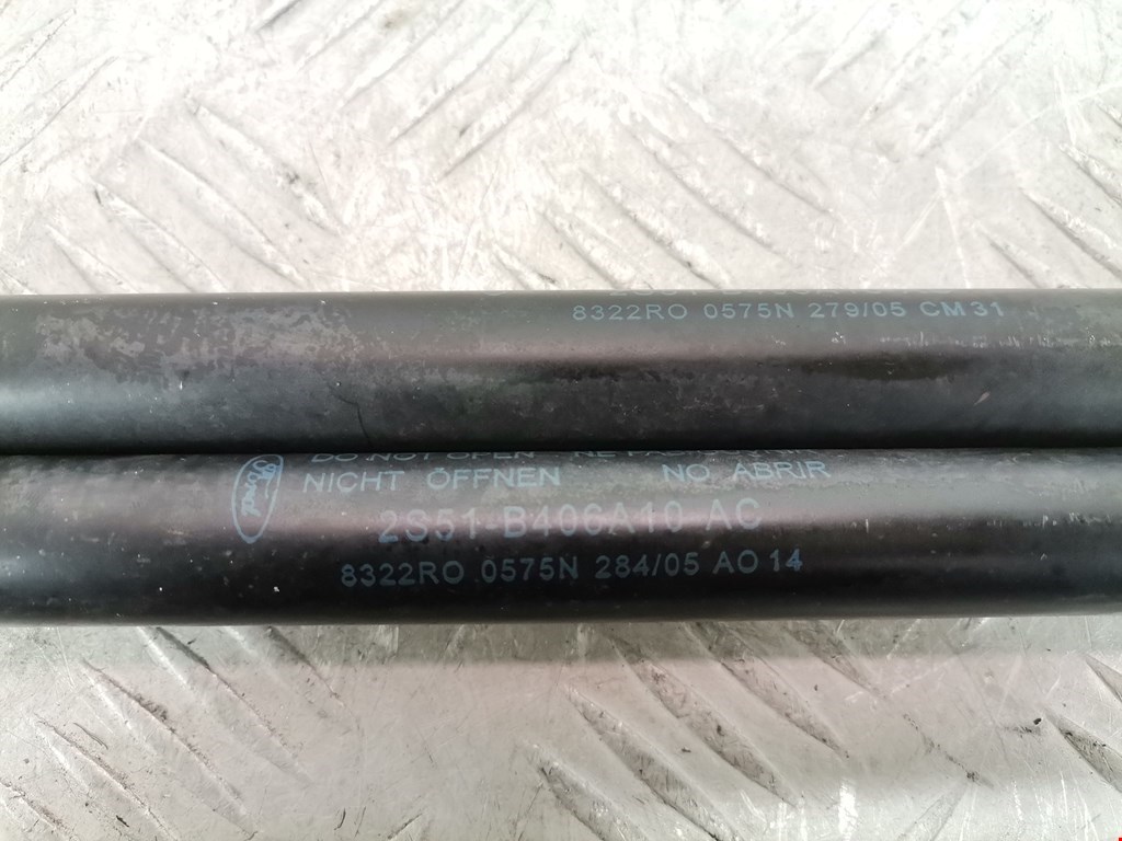 Амортизатор крышки (двери) багажника FORD Fiesta 2001-2008