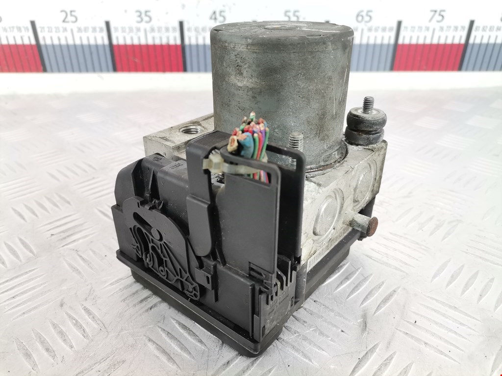 Блок ABS (насос) TOYOTA Corolla Verso E121 AR10 2001-2009