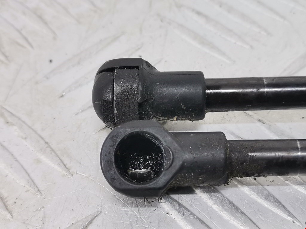 Амортизатор капота левый=правый BMW X1 E84 2009-2015