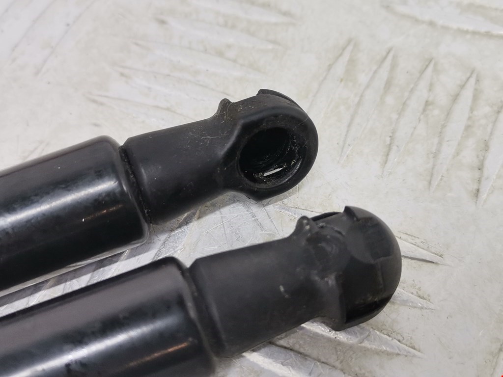 Амортизатор капота левый=правый BMW X1 E84 2009-2015