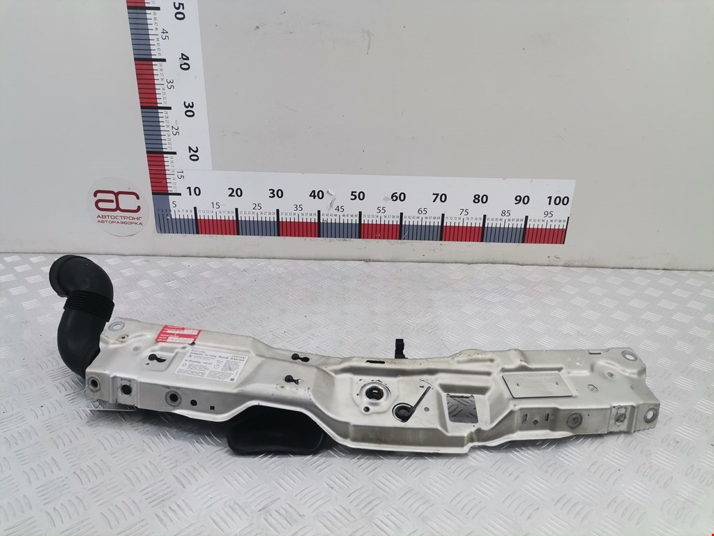 Рамка капота