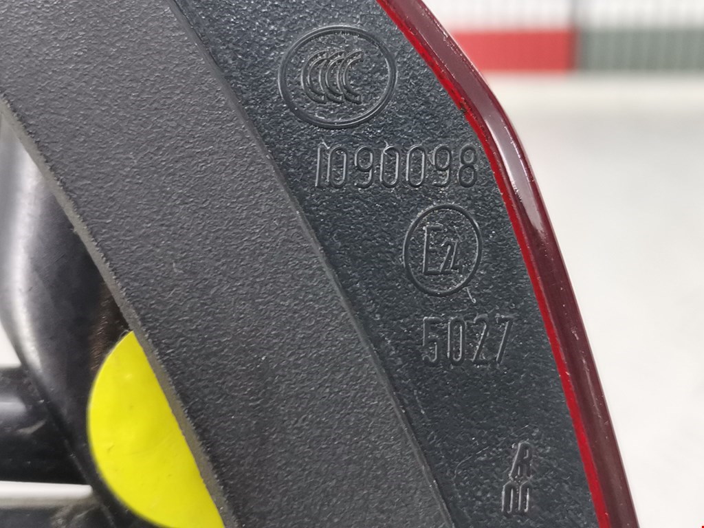 Фонарь задний внутренний левый OPEL Astra J 2009-2017