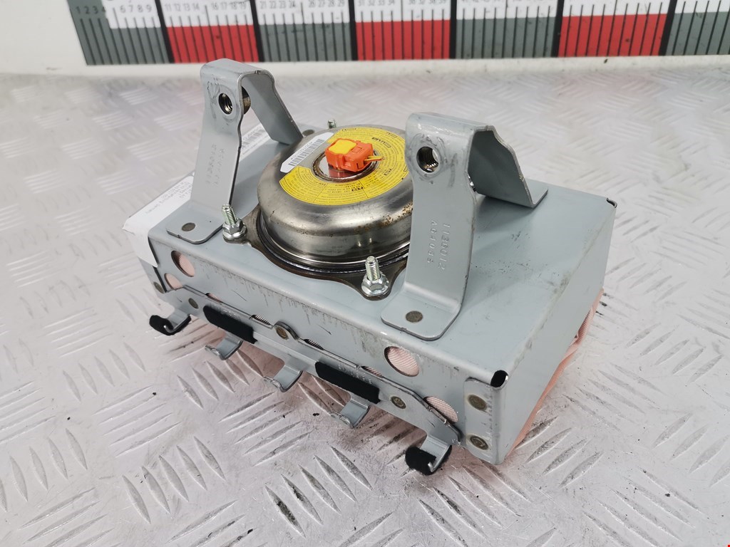 Подушка безопасности пассажирская (в торпедо) TOYOTA Yaris II XP50 2005-2011