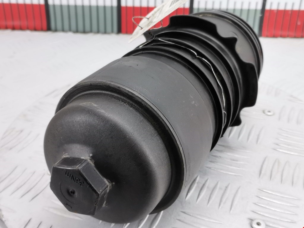 Корпус масляного фильтра AUDI A8 D3 2003-2010