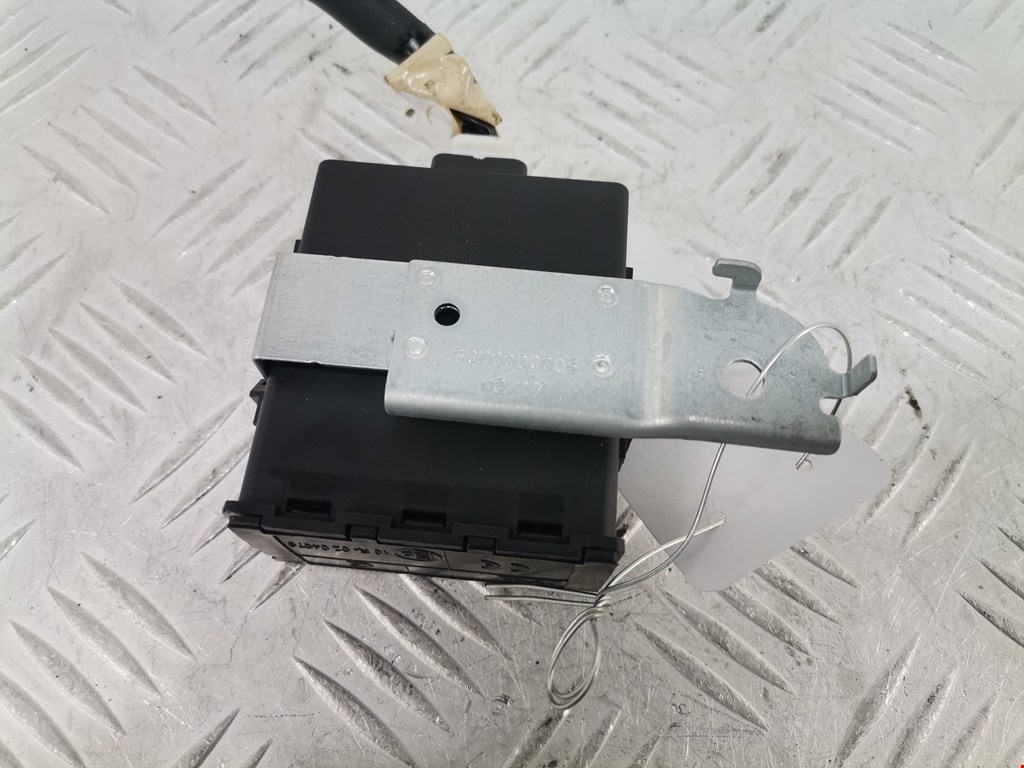 Блок управления центральным замком TOYOTA Yaris II XP50 2005-2011