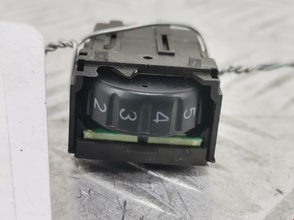 Кнопка корректора фар TOYOTA Yaris II XP50 2005-2011