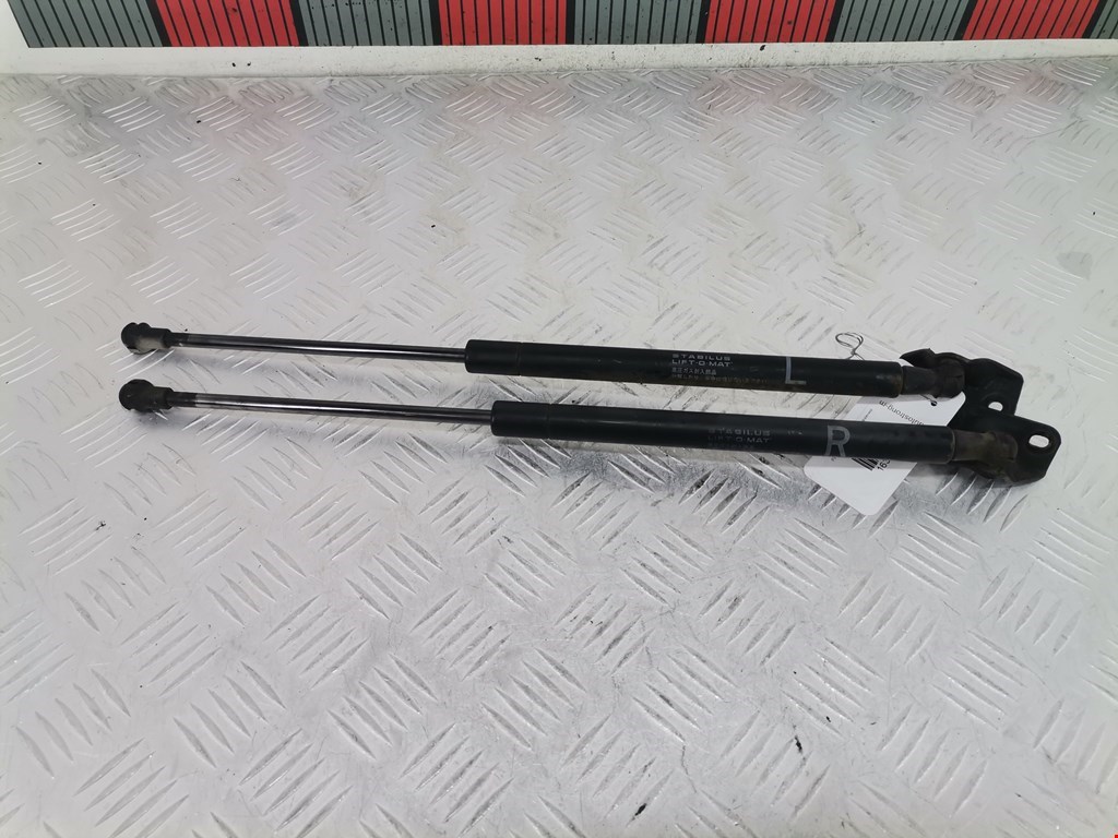 Амортизатор крышки (двери) багажника TOYOTA Yaris II XP50 2005-2011
