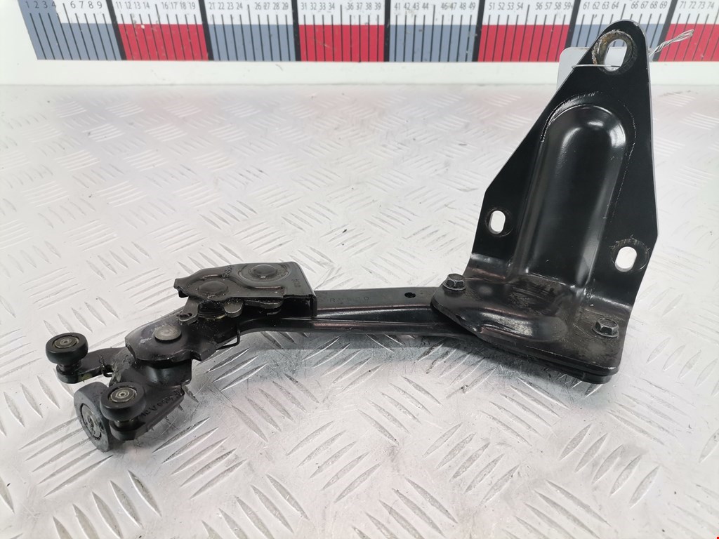 Ролик двери сдвижной (левый/правый средний верхний/нижний) CHRYSLER Voyager III GS 1995-2000