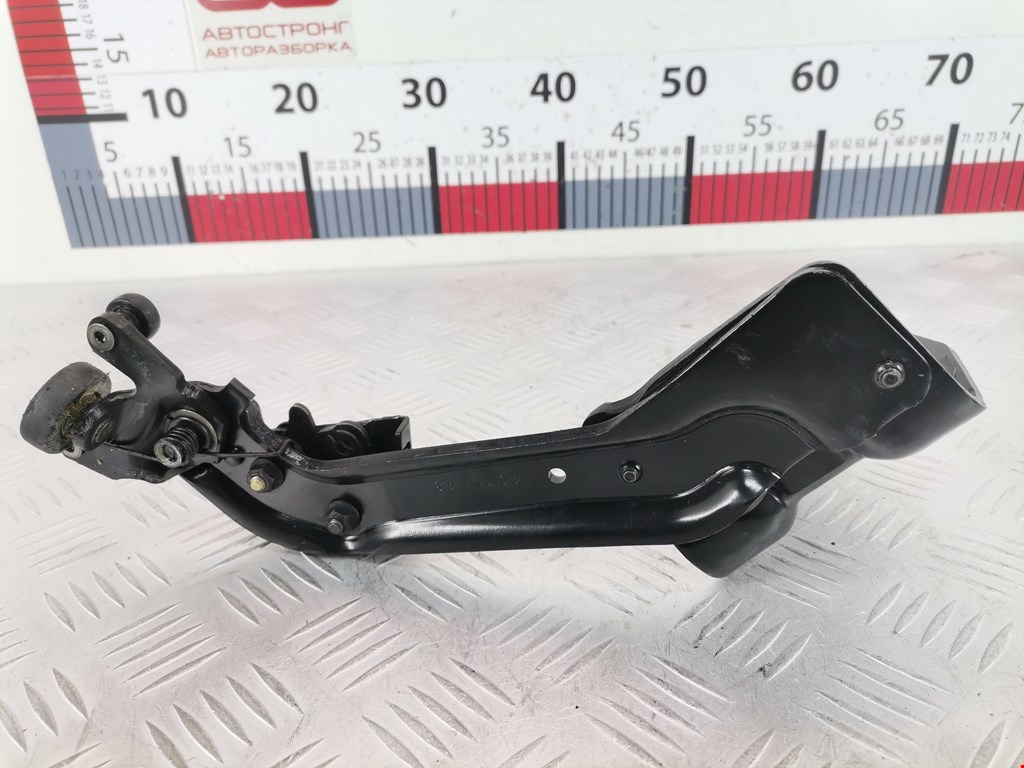 Ролик двери сдвижной (левый/правый средний верхний/нижний) CHRYSLER Voyager III GS 1995-2000