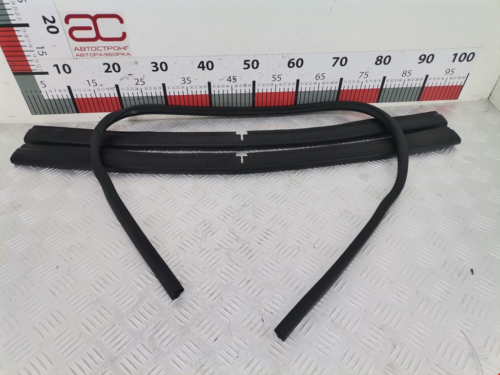 Уплотнитель (наружный) BMW X1 E84 2009-2015