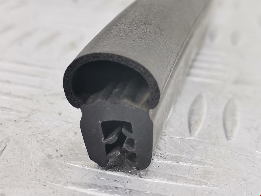 Уплотнитель (наружный) BMW X1 E84 2009-2015