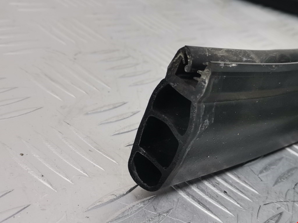 Уплотнитель (наружный) BMW X1 E84 2009-2015