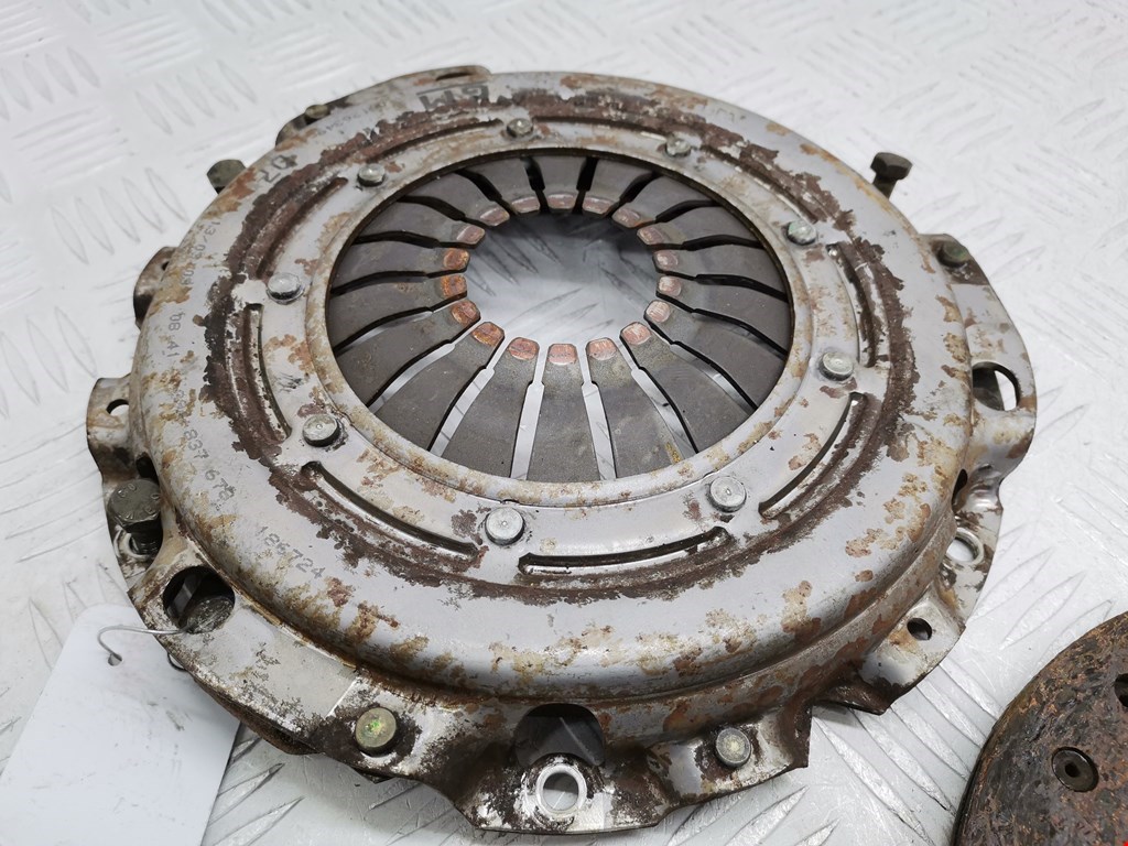 Маховик (демпфер сцепления) OPEL Corsa C 2000-2006