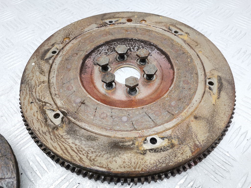 Маховик (демпфер сцепления) OPEL Corsa C 2000-2006