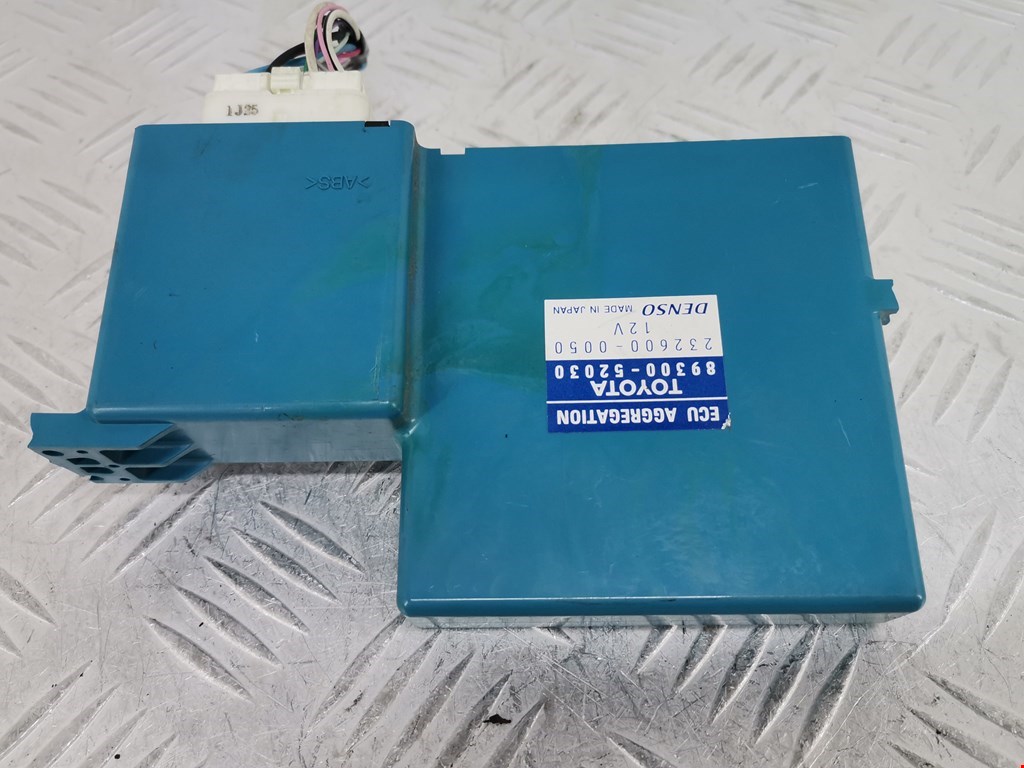 Блок управления центральным замком TOYOTA Yaris II XP50 2005-2011