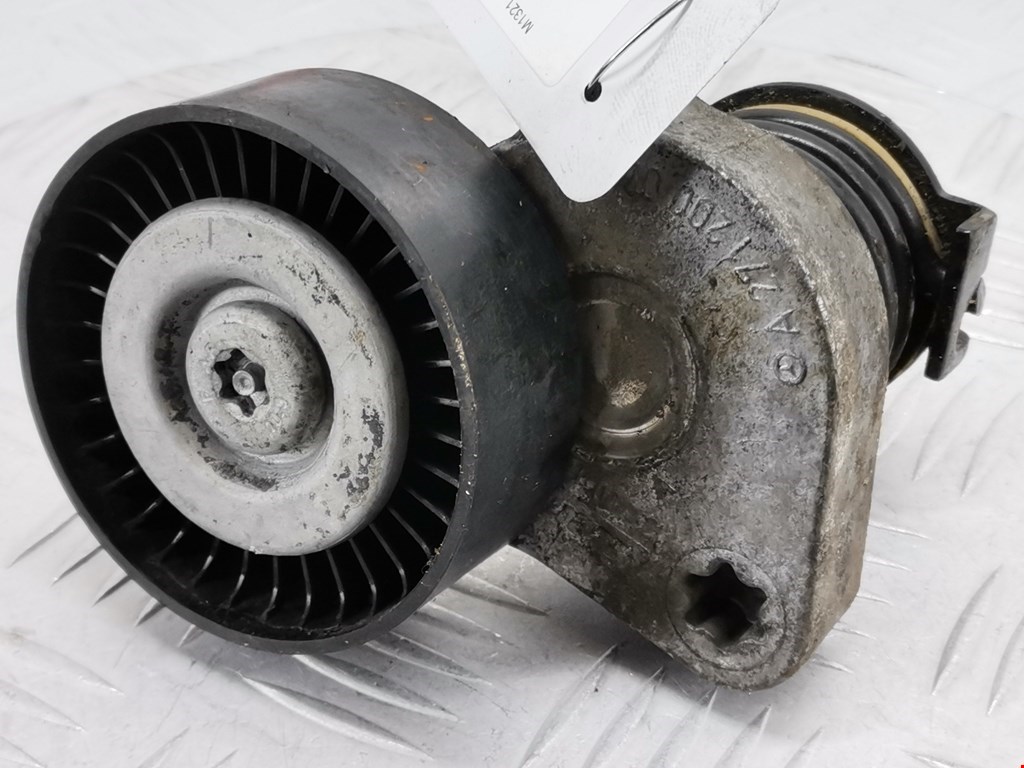 Натяжитель ремня генератора (приводного поликлинового ремня Mercedes C-Class (W203) (2000-2008)