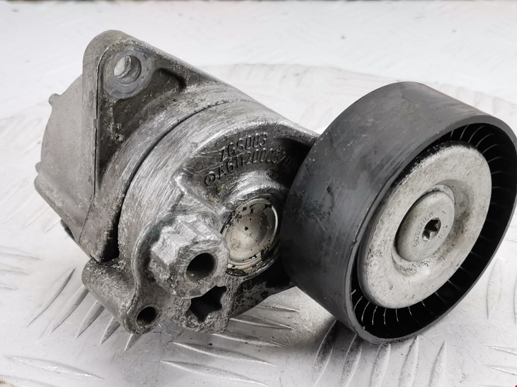 Натяжитель ремня генератора (приводного поликлинового ремня Mercedes C-Class (W203) (2000-2008)