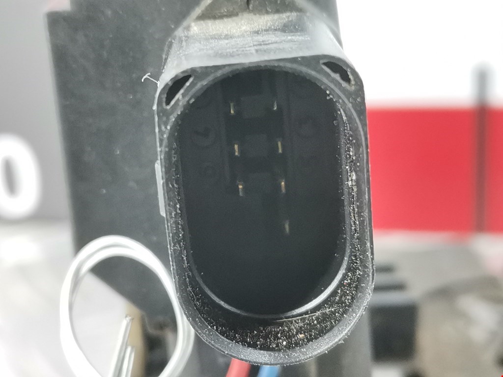 Замок двери задней левой AUDI A6 C5 1997-2004