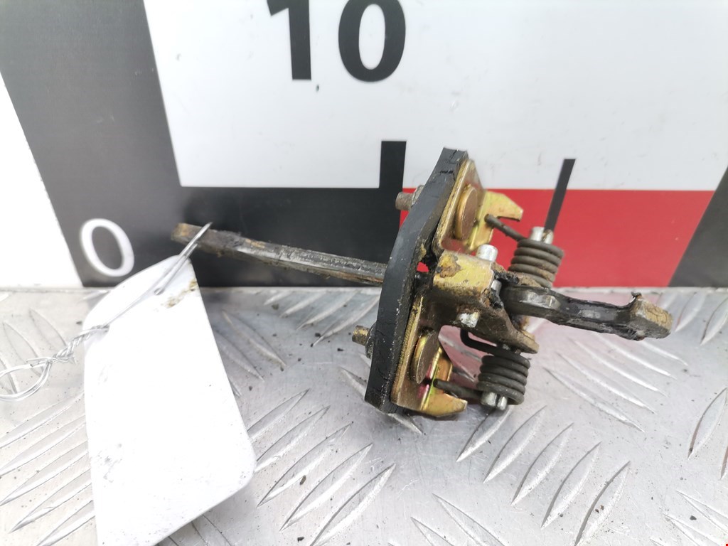 Ограничитель открывания двери JEEP Cherokee XJ 1984-2001