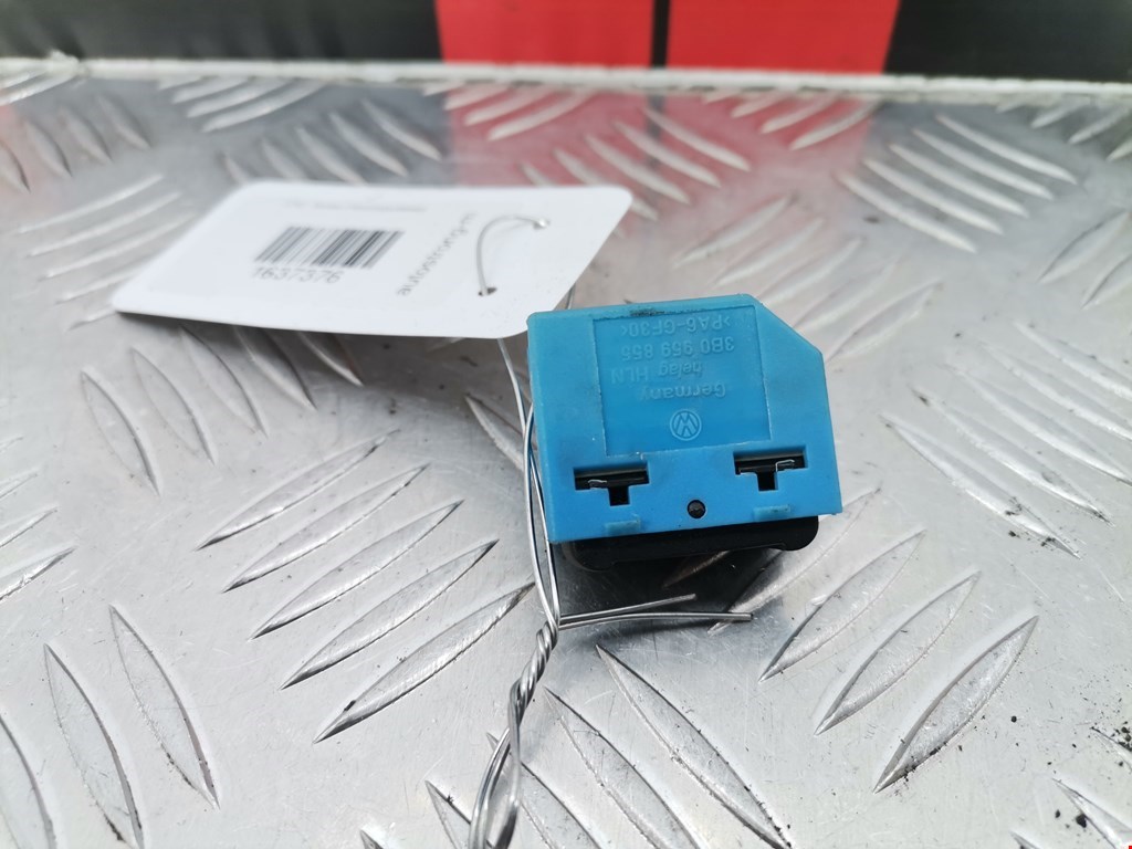 Кнопка стеклоподъемника SKODA Octavia A4 1U- 1997-2010