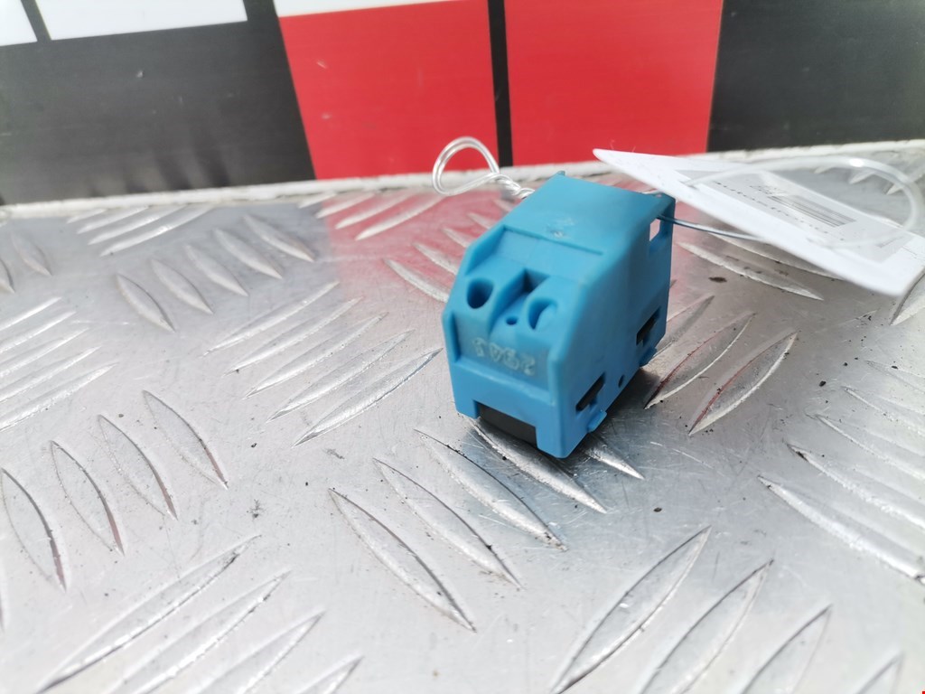 Кнопка стеклоподъемника SKODA Octavia A4 1U- 1997-2010