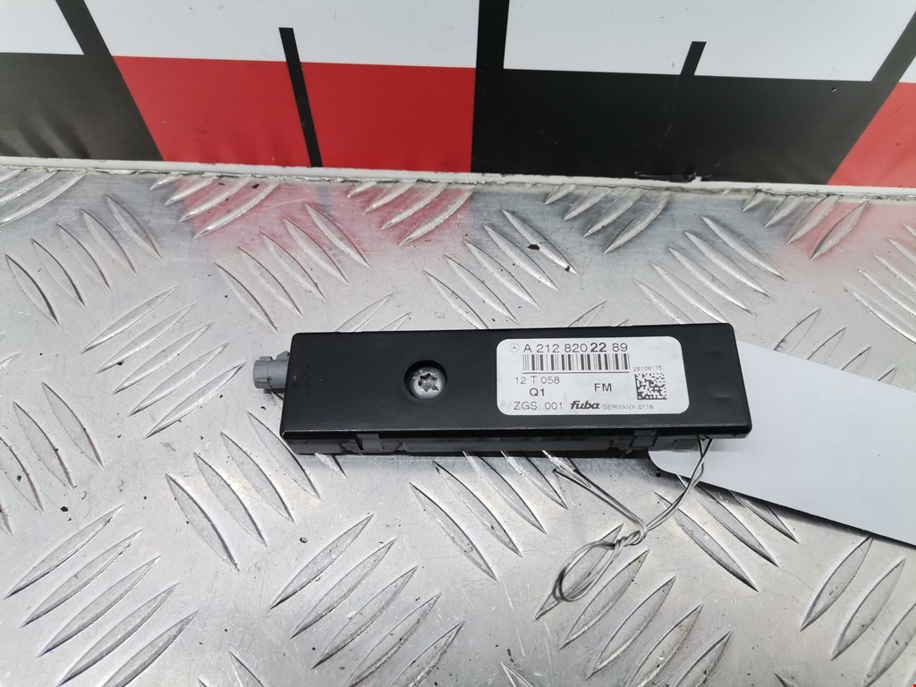 Усилитель антенны MERCEDES-BENZ E-Class W212, S212, C207 2009-2016