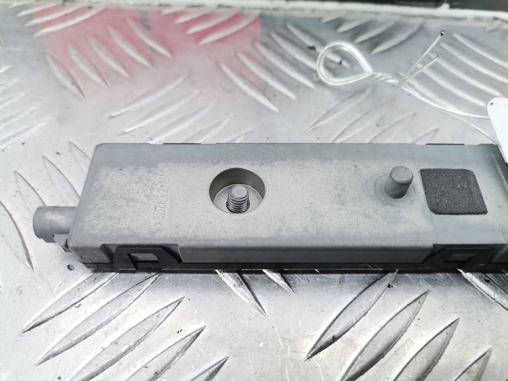 Усилитель антенны MERCEDES-BENZ E-Class W212, S212, C207 2009-2016