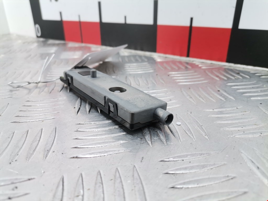 Усилитель антенны MERCEDES-BENZ E-Class W212, S212, C207 2009-2016