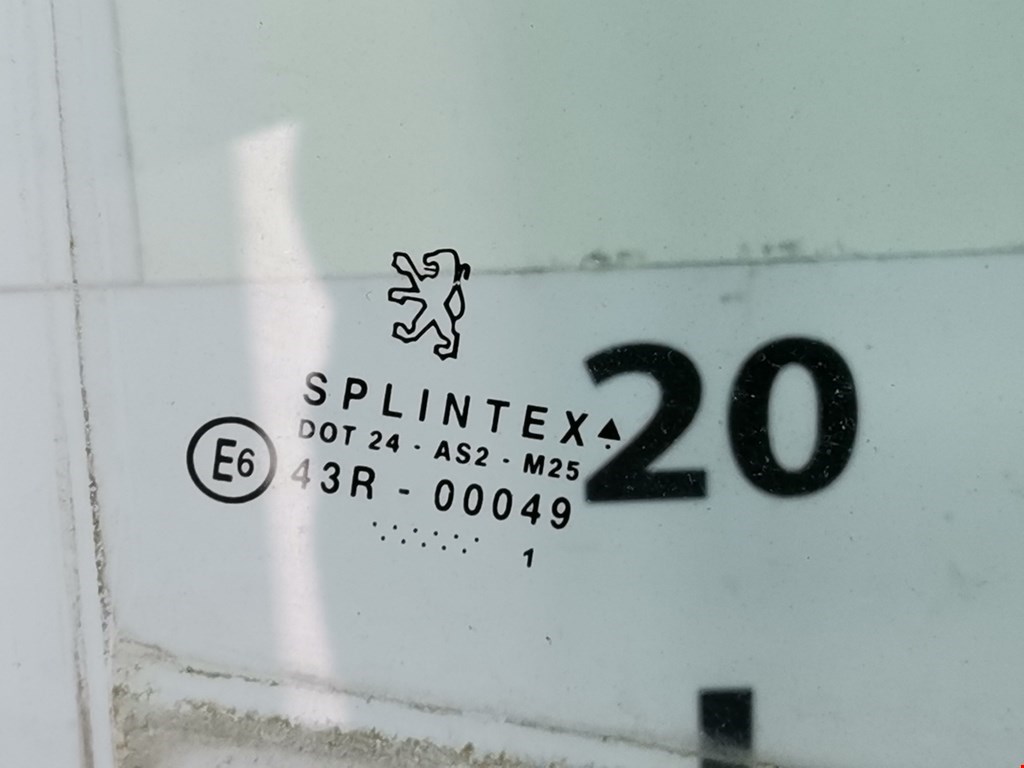 Стекло двери заднее правое PEUGEOT 406 1995-1999