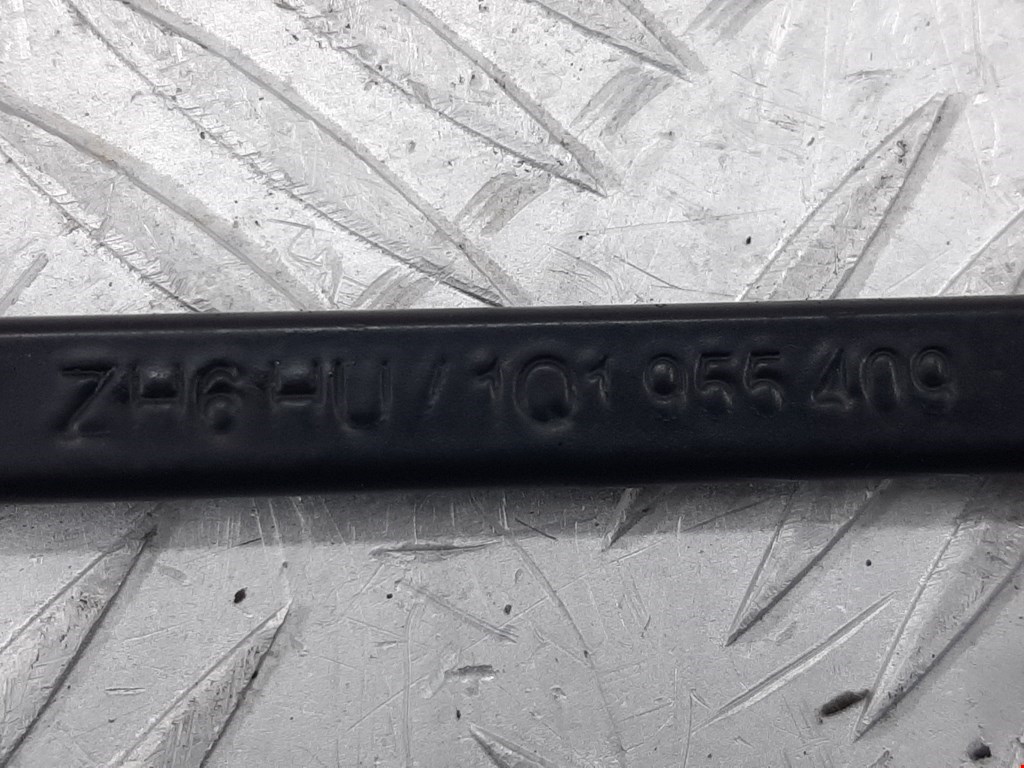 Поводок дворников передний левый/ правый VOLKSWAGEN Golf VI 2009-2012