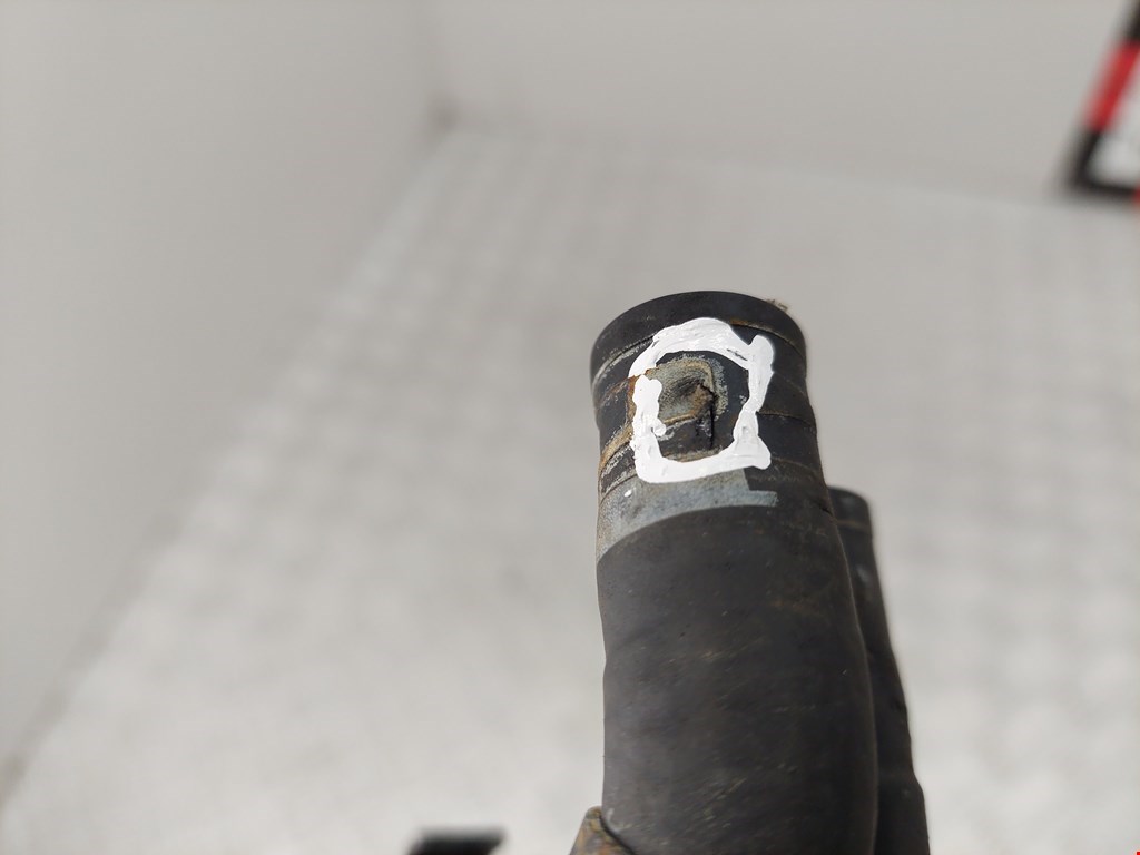 Патрубок AUDI A8 D3 2003-2010