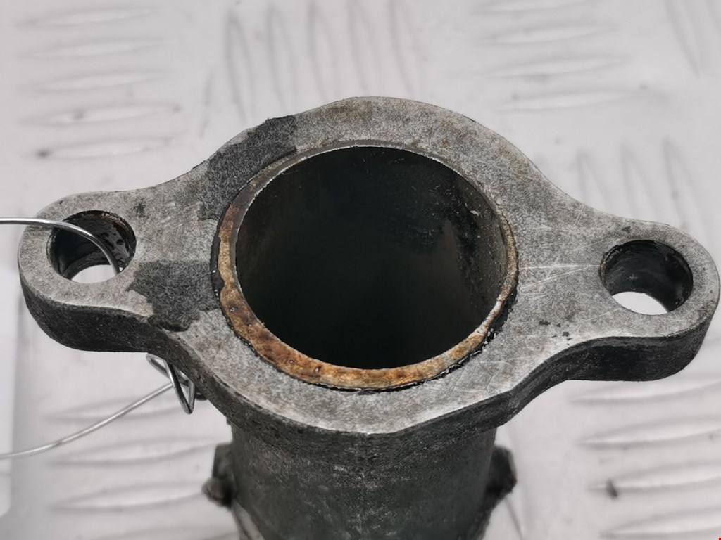 Тройник системы охлаждения KIA Sorento 2002-2009