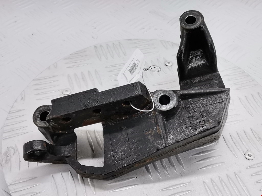 Кронштейн (крепление лапа) двигателя Opel Zafira A (1999-2006)