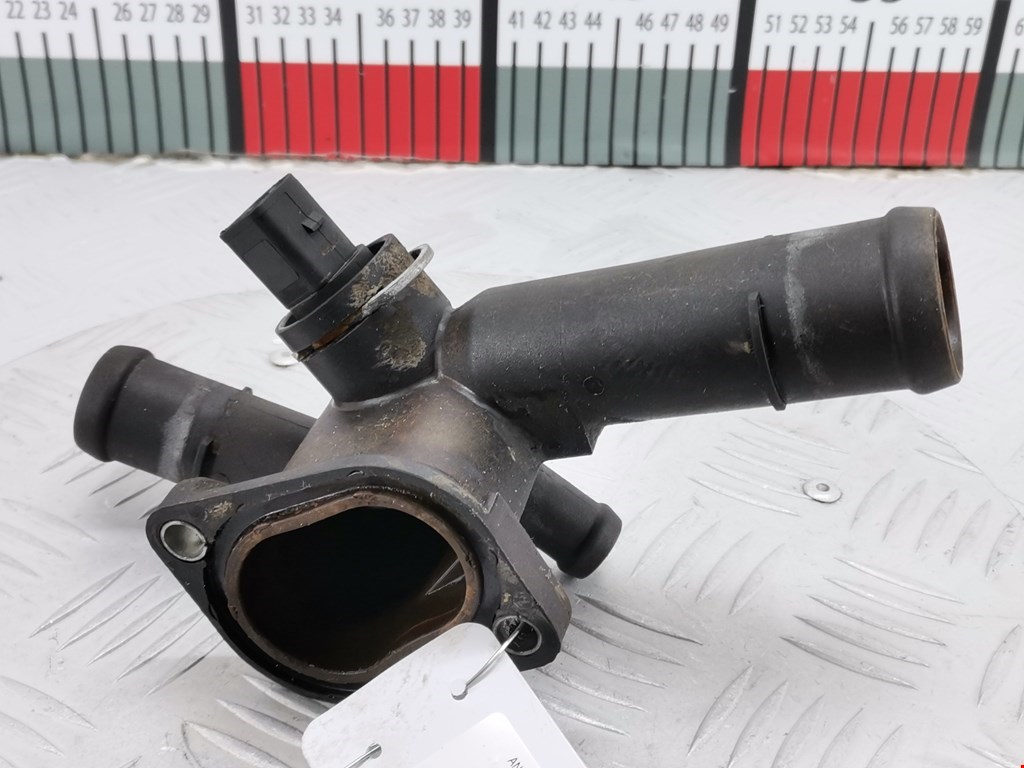 Тройник системы охлаждения VOLKSWAGEN Bora 1998-2005