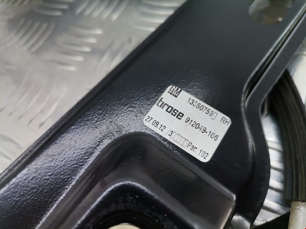 Стеклоподъемник передний правый OPEL Astra J 2009-2017