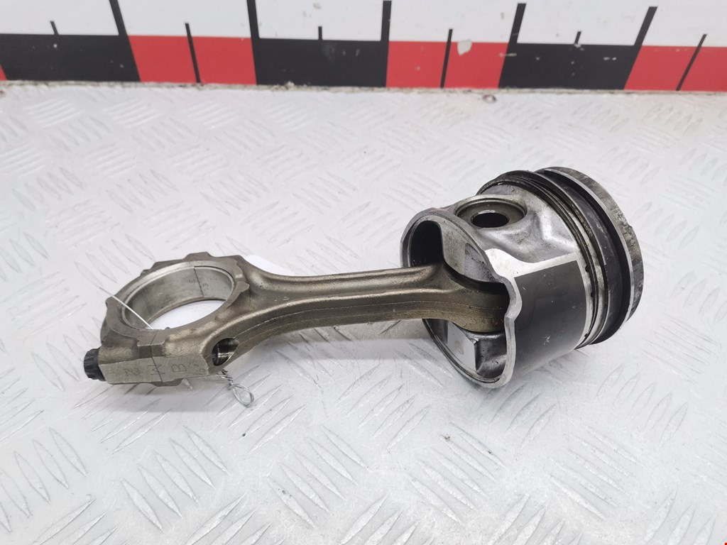 Поршень с шатуном TOYOTA Avensis 2003-2008