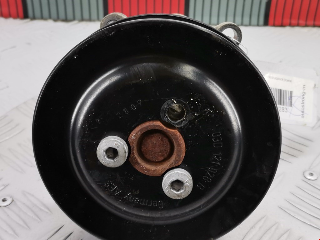 Насос водяной (помпа) SKODA Fabia MK2 5J 2007-2014