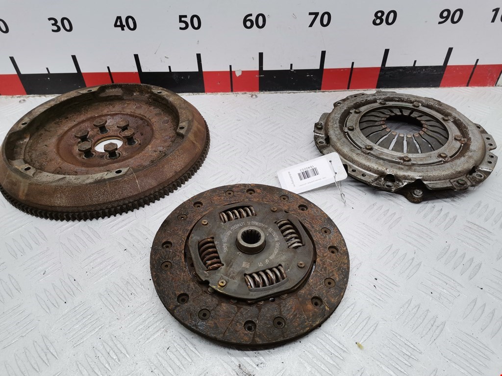 Маховик (демпфер сцепления) OPEL Corsa C 2000-2006