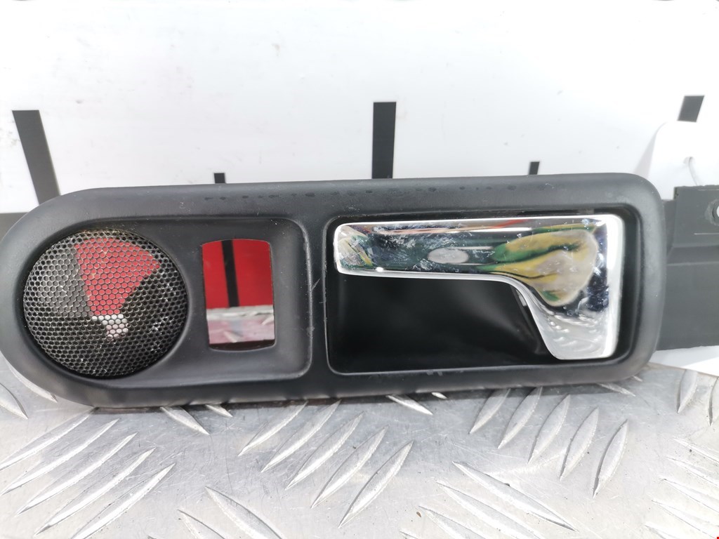 Ручка дверная задняя внутренняя левая VOLKSWAGEN Passat B5 1997-2005