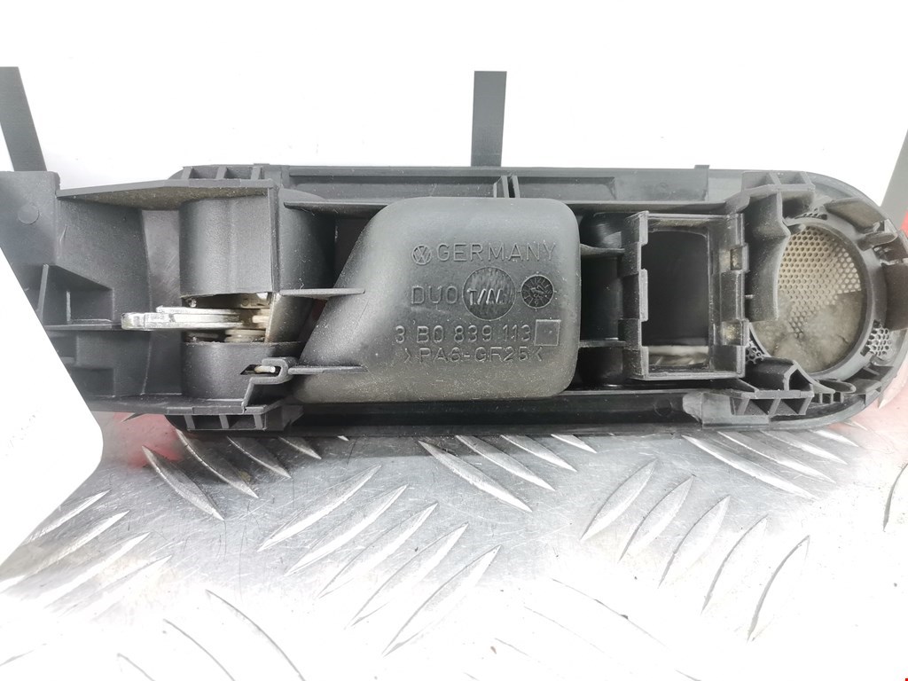 Ручка дверная задняя внутренняя левая VOLKSWAGEN Passat B5 1997-2005