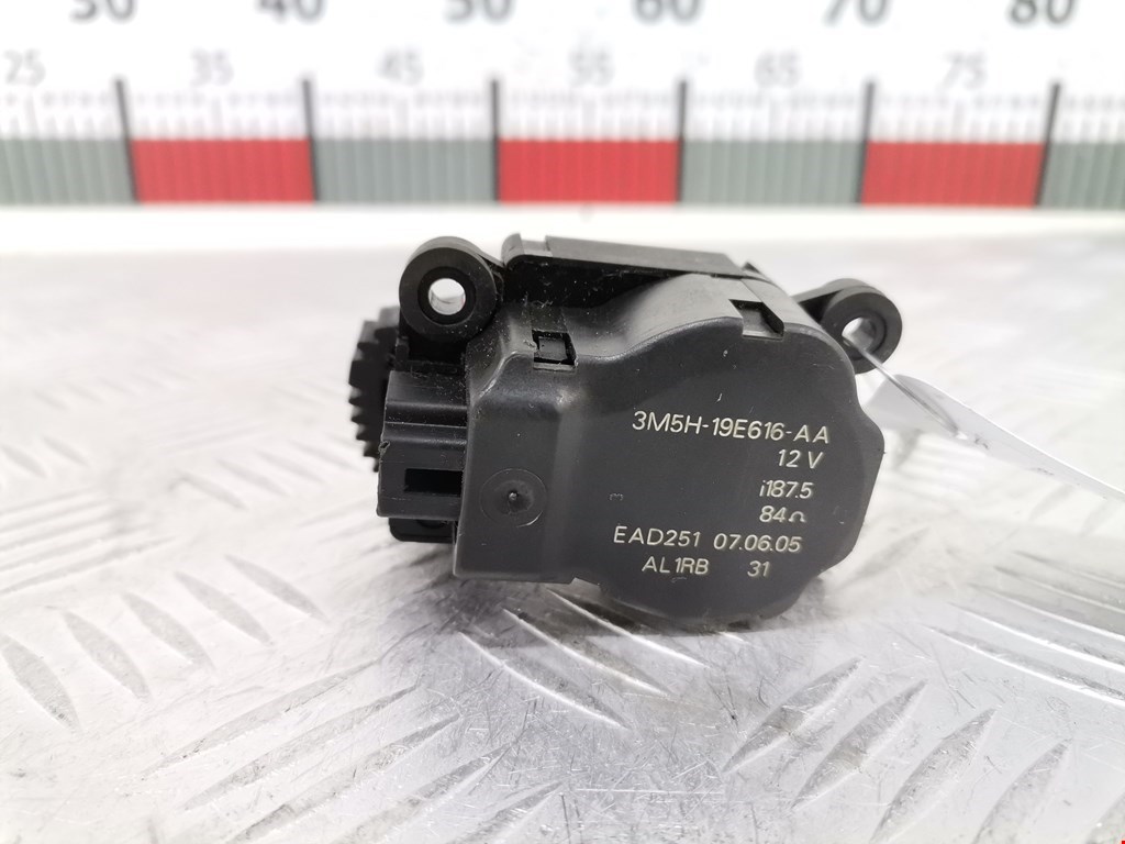 Моторчик заслонки печки FORD Focus II 2005-2011