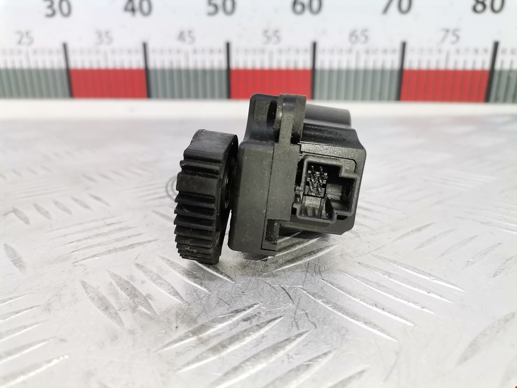 Моторчик заслонки печки FORD Focus II 2005-2011