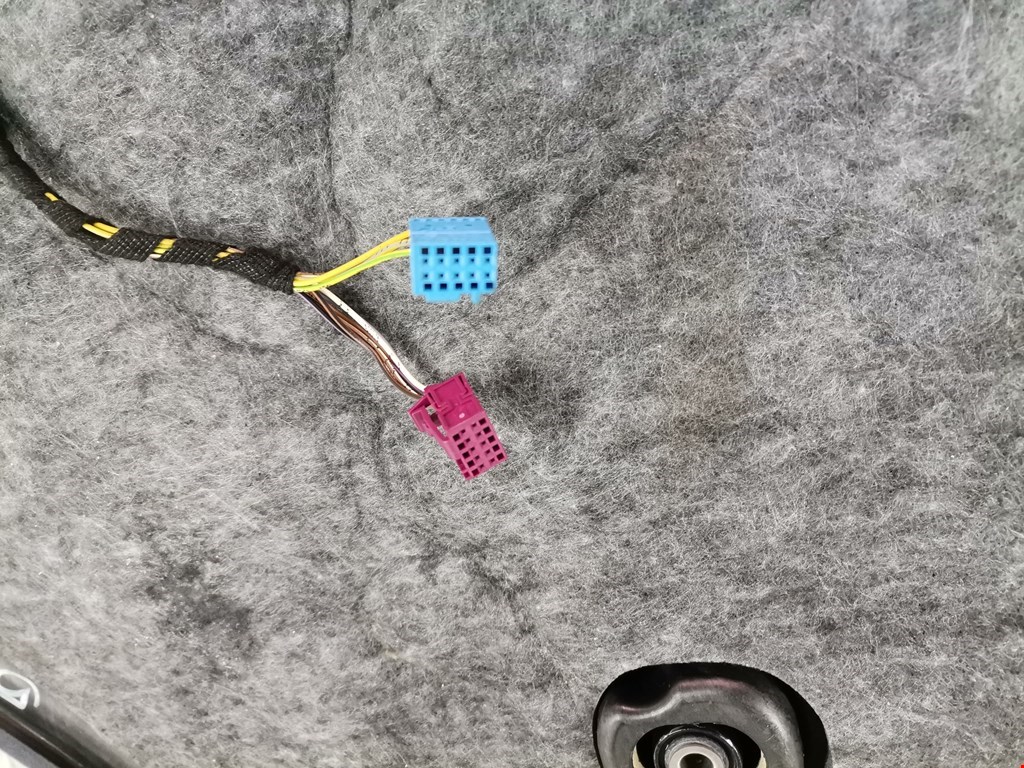 Обшивка двери задняя правая MERCEDES-BENZ E-Class W212, S212, C207 2009-2016