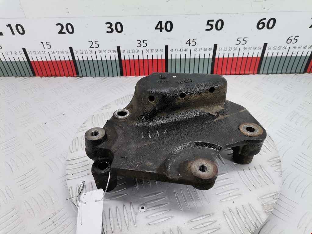 Кронштейн (крепление лапа) двигателя Chevrolet Captiva 2 (C140) (2018-2023)