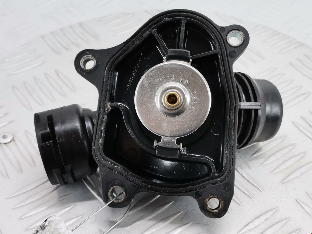 Корпус термостата BMW 1er E81\E87 2004-2011